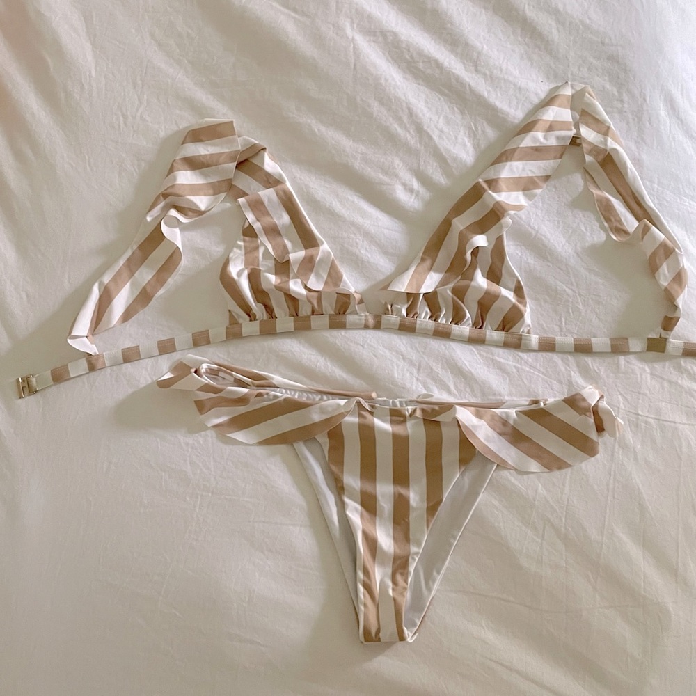 Beach riot size medium worn twice!